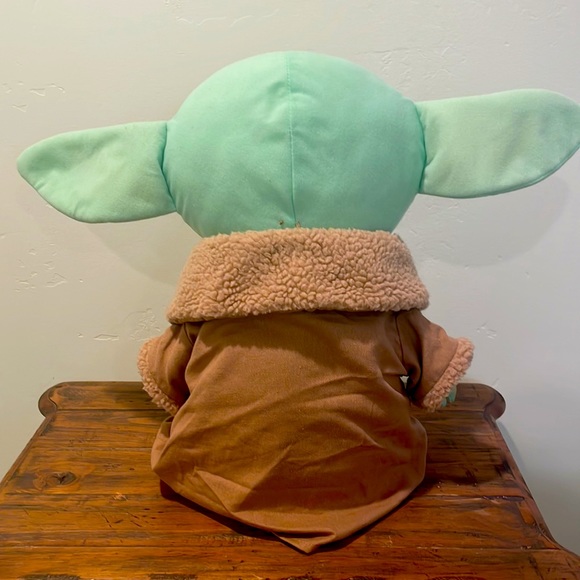 Disney Baby Yoda stuffed animal - Picture 3 of 4